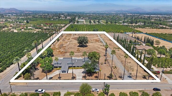 8853 Dufferin Avenue  Riverside CA 92504 photo