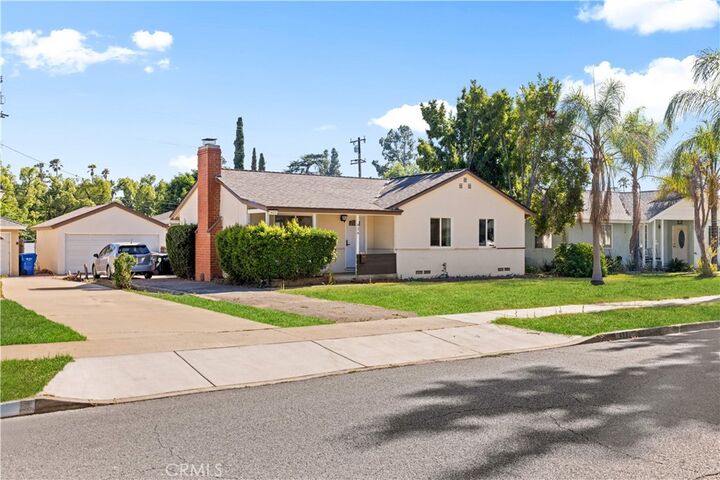424 Roosevelt Ave  Pomona CA 91767 photo