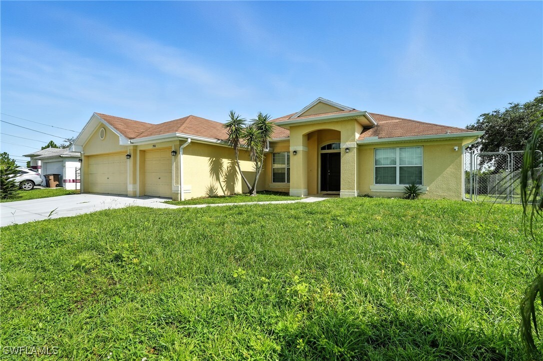 Property Photo:  3916 4th Street SW  FL 33976 