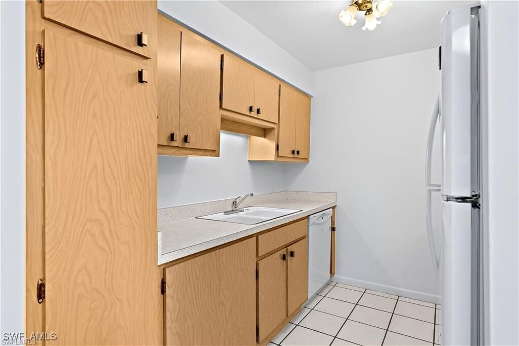 Property Photo: 708 Victoria Drive 208 FL 33904