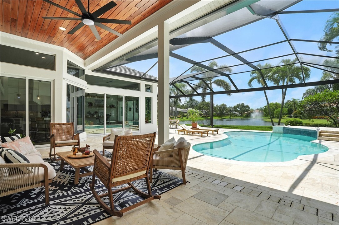 Property Photo: 581 Wedgewood Way FL 34119