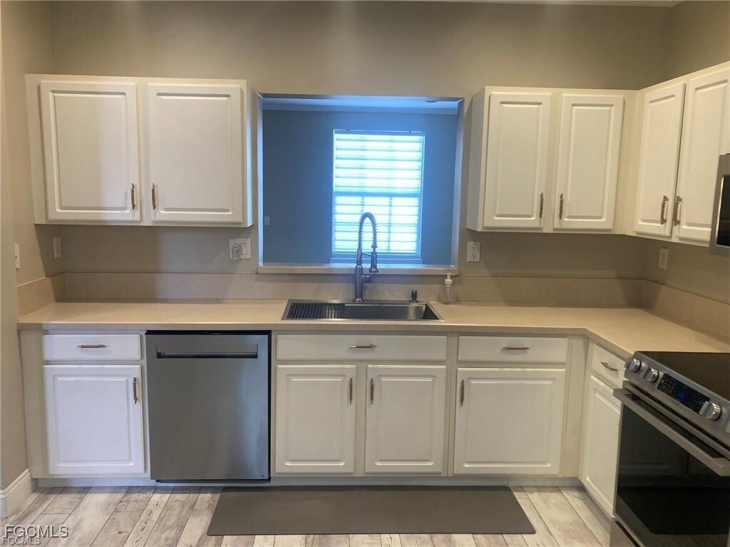Property Photo: 4068 Cherrybrook Loop FL 33966