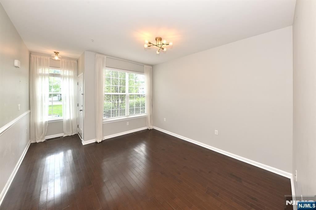 Property Photo:  6 Masterson Court  NJ 07463 