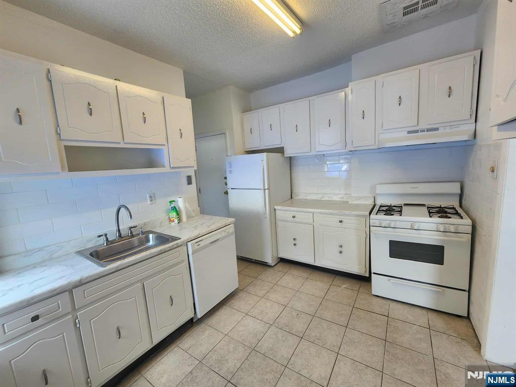 Property Photo:  432 Kearny  NJ 07032 