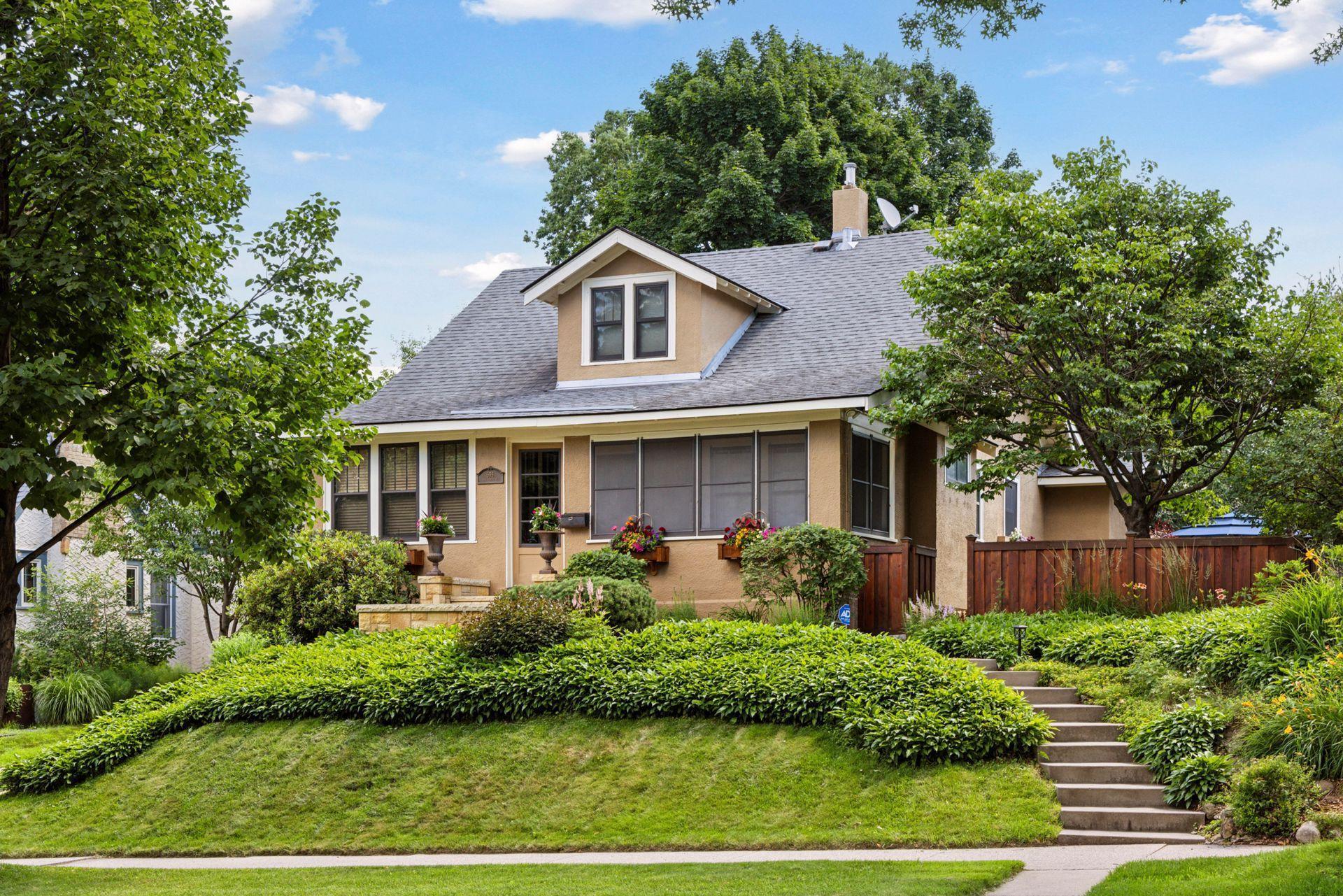 Property Photo:  698 Macalester Street  MN 55116 