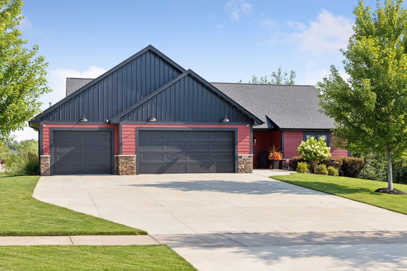 Property Photo:  203 Vista Circle  WI 54022 