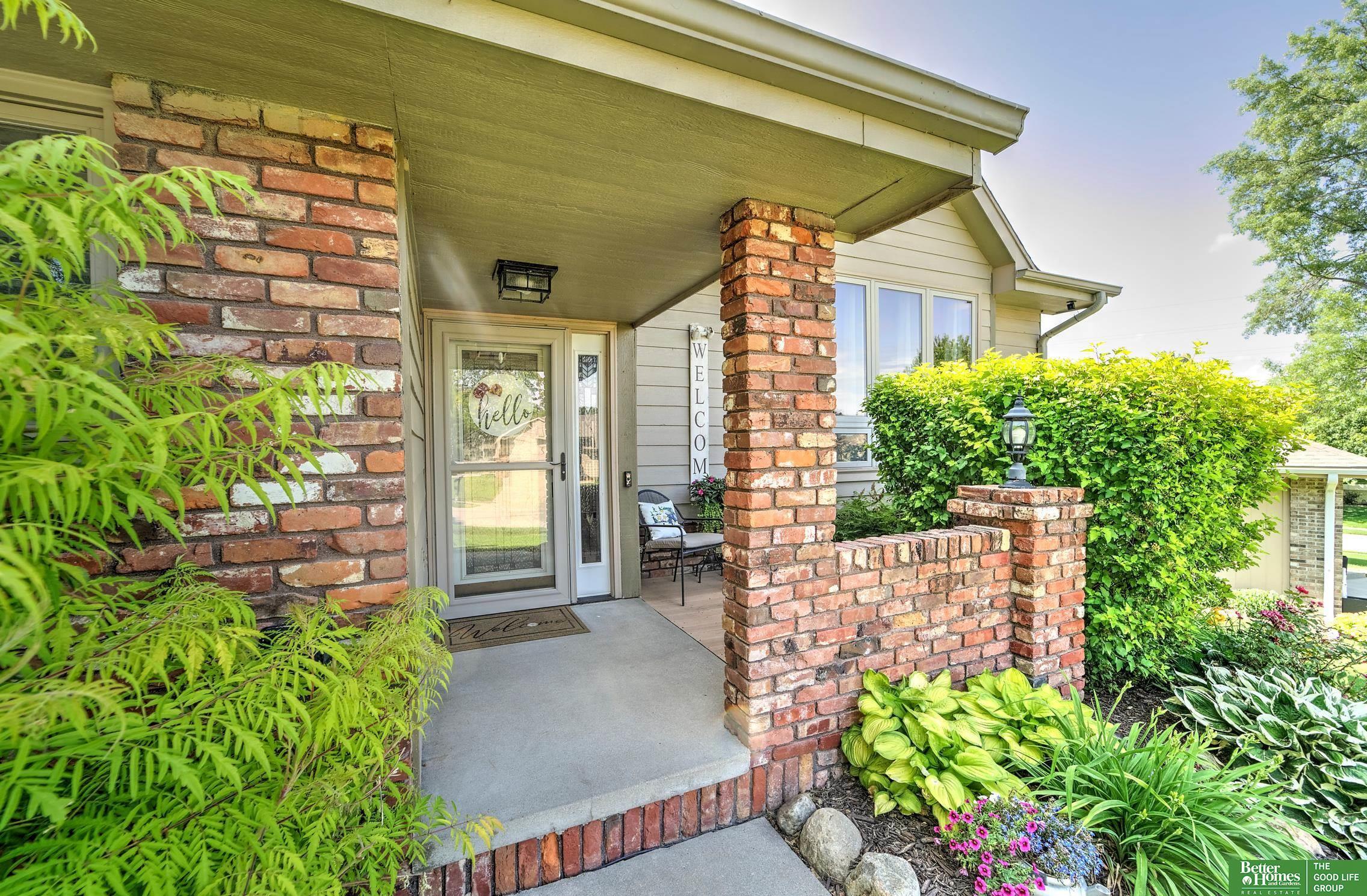 Property Photo:  1216 S 167th Street  NE 68130 