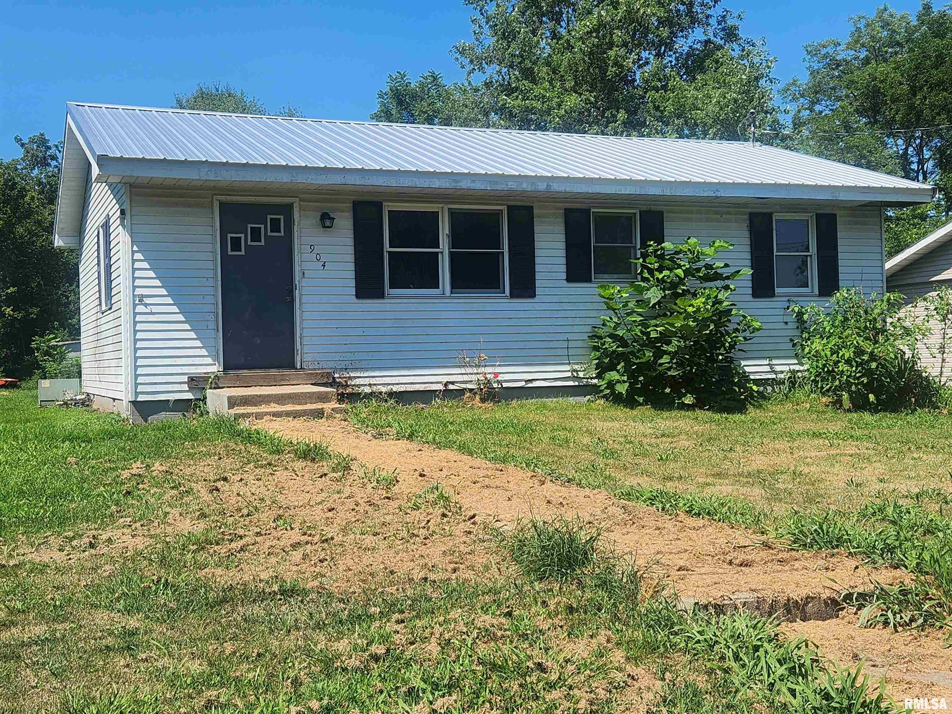 904 E Poplar Street  Duquoin IL 62832 photo