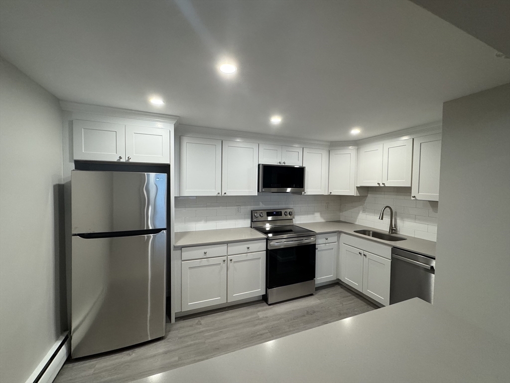 Property Photo: 1395 Furnace Brook Parkway 7 MA 02169