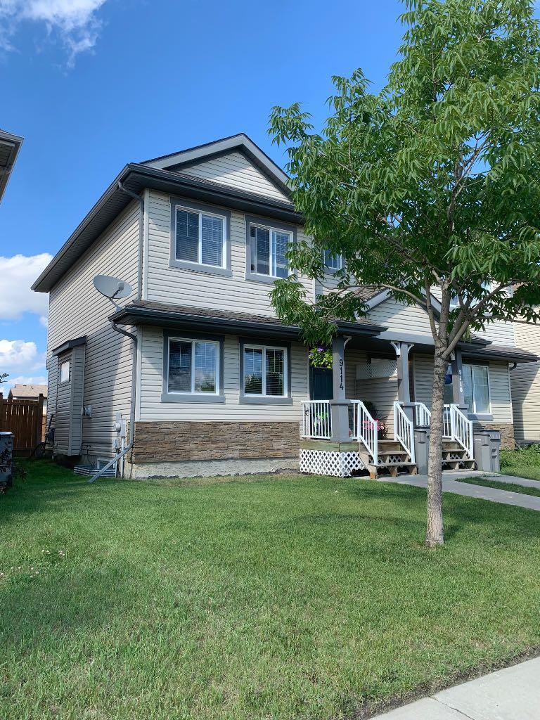 Property Photo:  9114 92 Avenue  AB T8X 0A4 