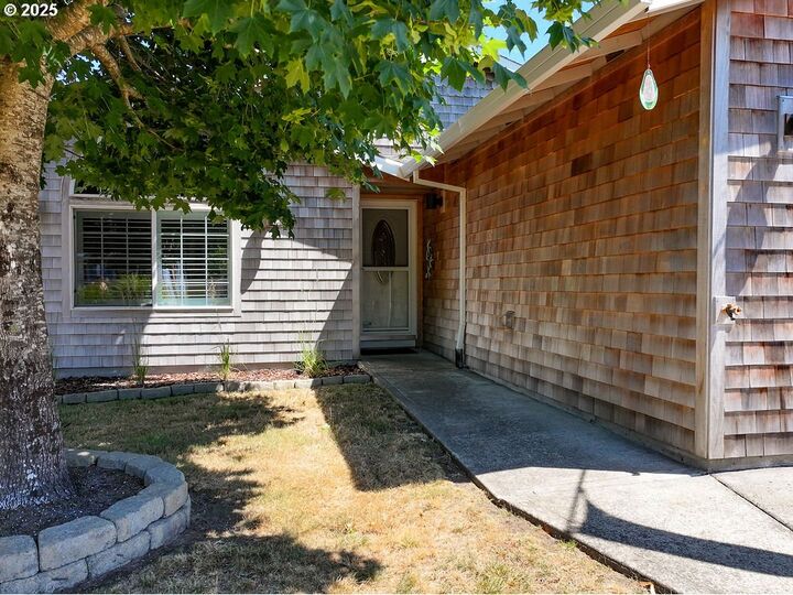 Property Photo: 35395 Bayside Gardens Rd OR 97131
