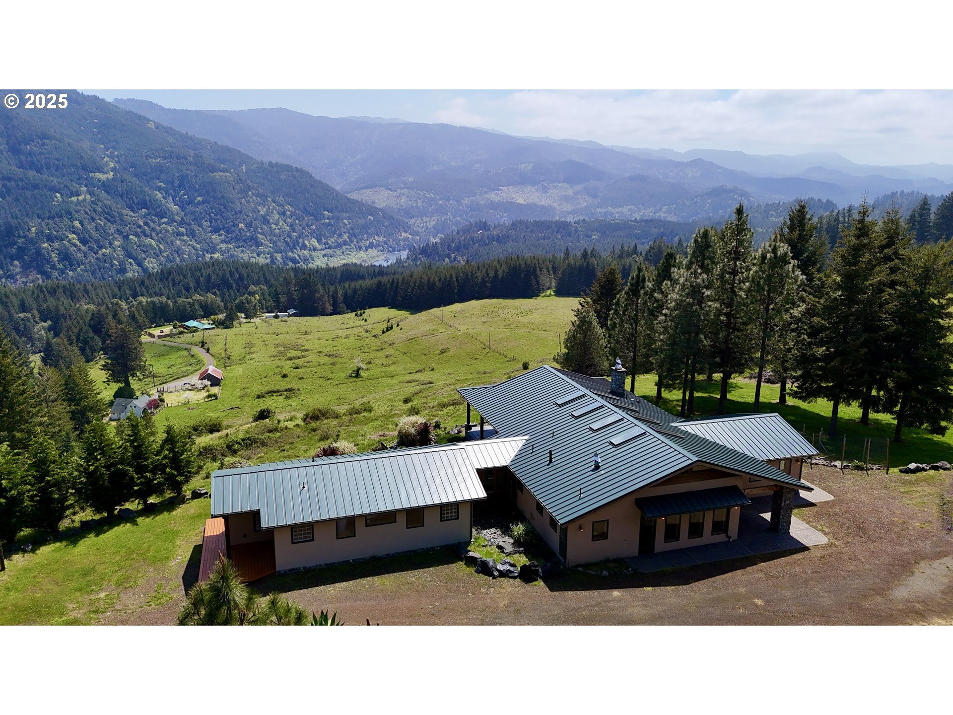 32855 Miller Ranch Rd  Gold Beach OR 97444 photo