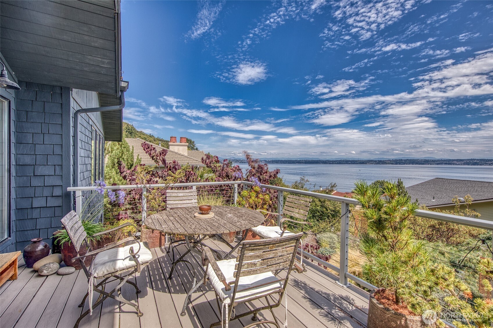 Property Photo:  25806  75th Avenue SW  WA 98070 