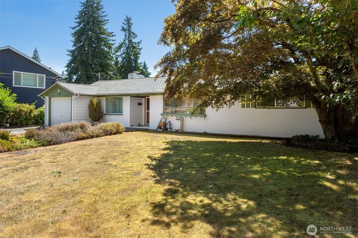 Property Photo:  6004  225th Street SW  WA 98043 