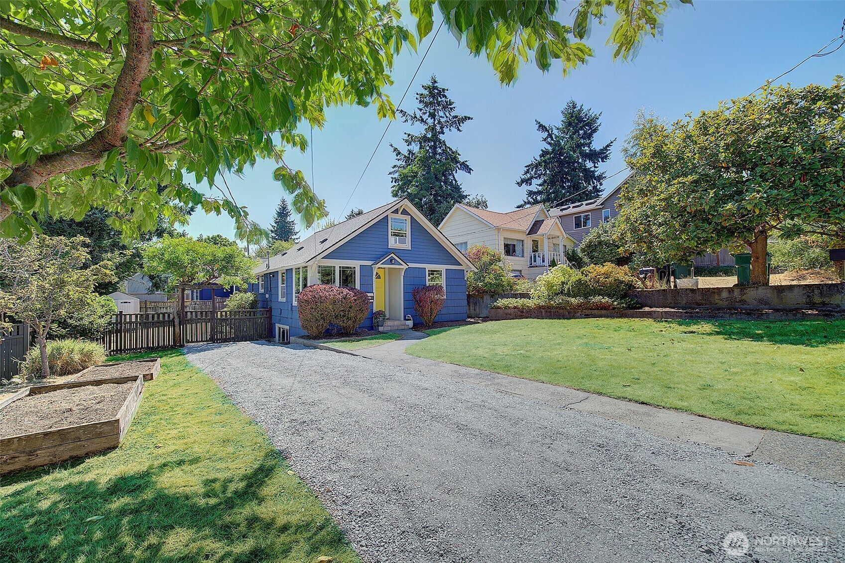 Property Photo: 747 N 89th WA 98103