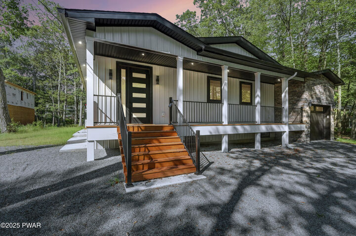 517 Maple Ridge Drive  Lords Valley PA 18428 photo