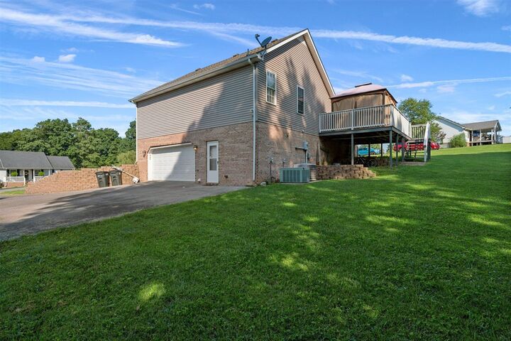 Property Photo: 208 Matt Drive KY 42164