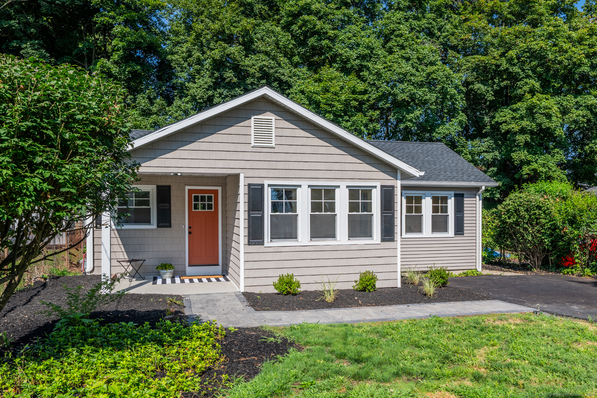 Property Photo: 84 Overlook Avenue CT 06010