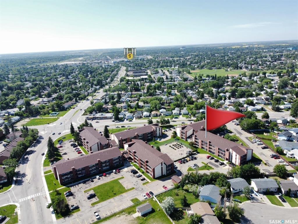 Property Photo: 3308 33rd Street W 205 SK S7L 6S6
