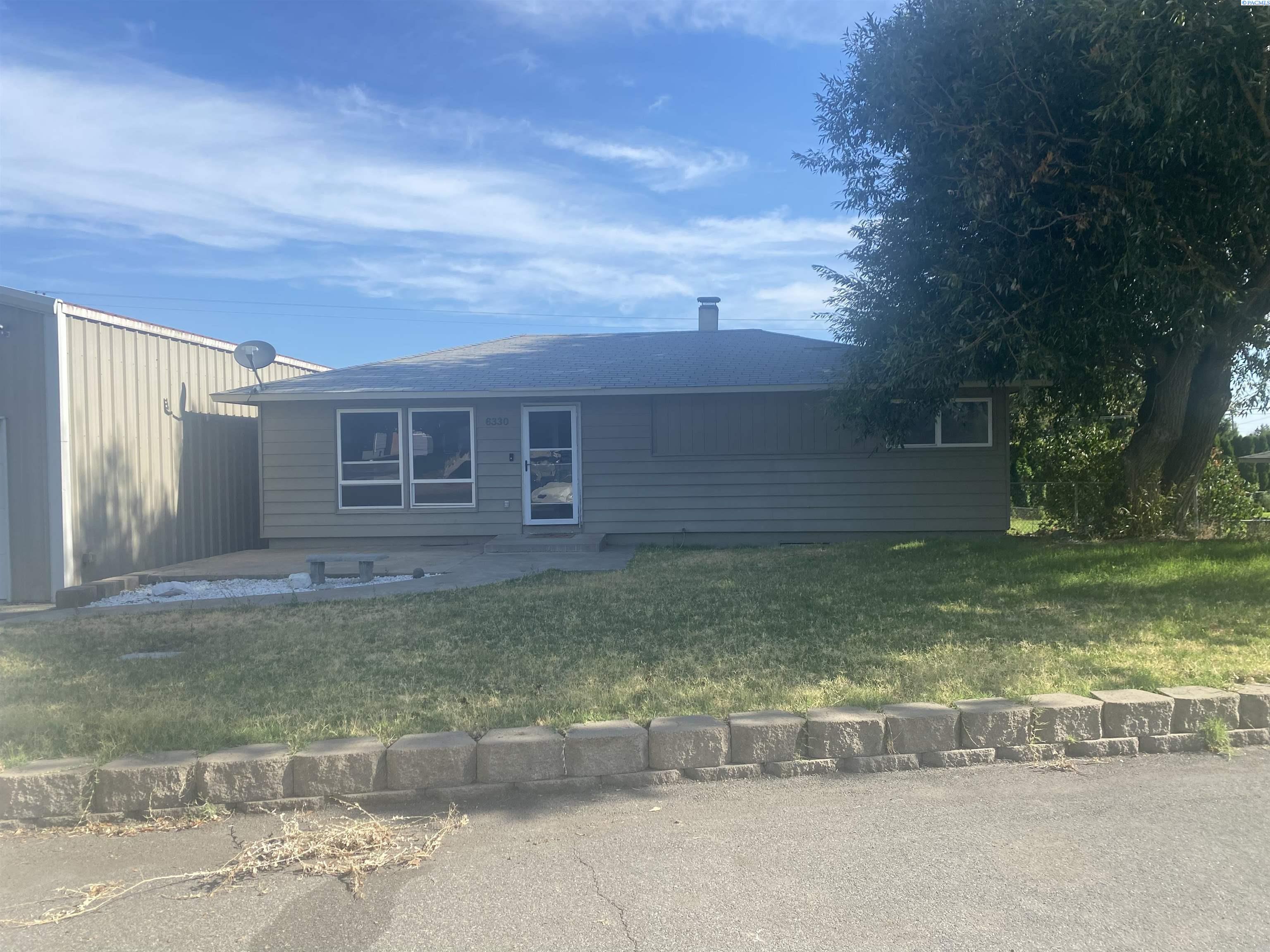 Property Photo: 6330 W Victoria Ave WA 99336