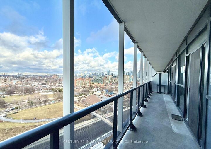 Property Photo: 30 Ordnance Street 1607 ON M6K 0C8