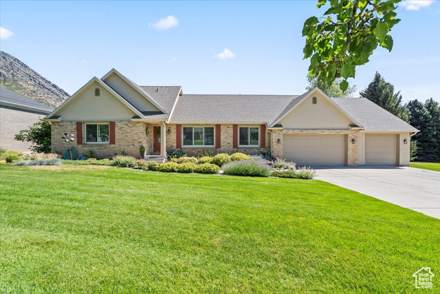 Property Photo: 1048 E Village Way UT 84004