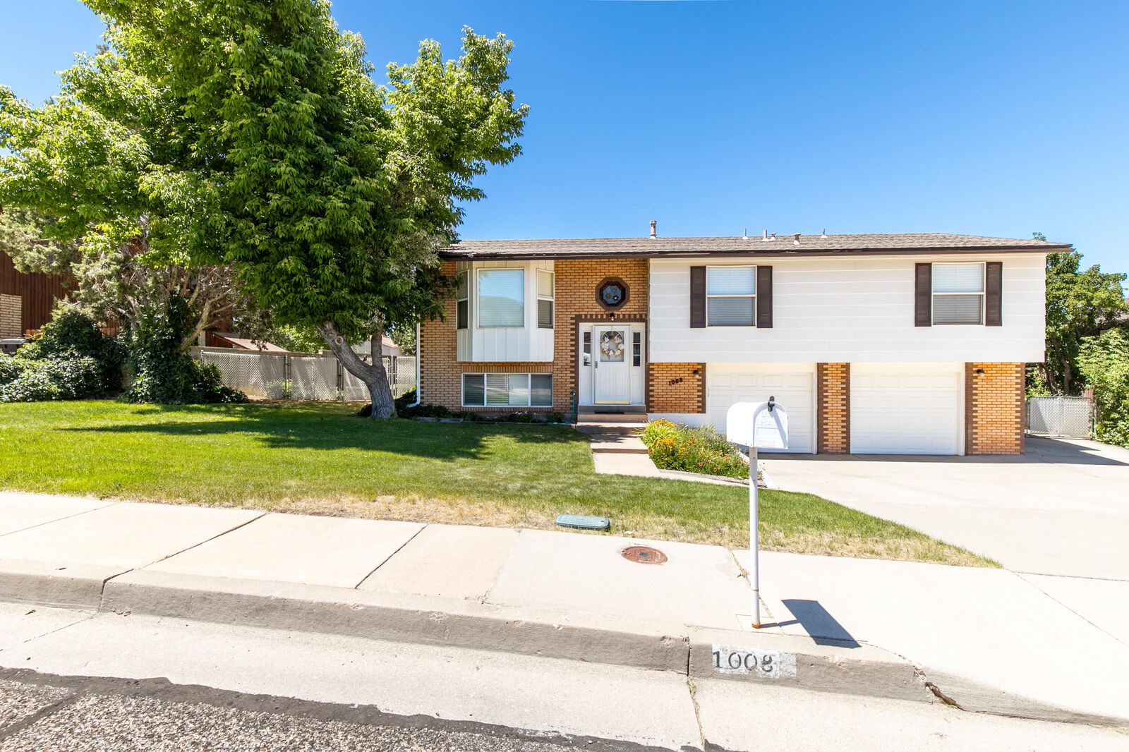 Property Photo: 1008 S Fountain Dr UT 84720