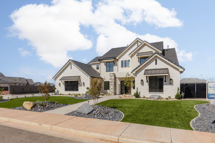 Property Photo:  2308 S Breckenridge Dr  UT 84790 