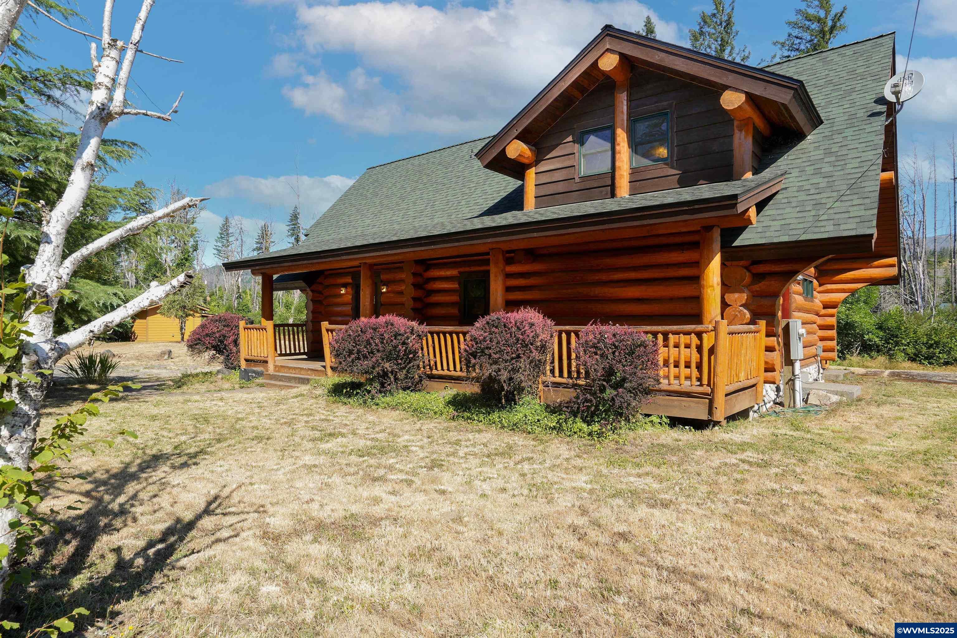 Property Photo: 10265 N Fork Ln OR 97358