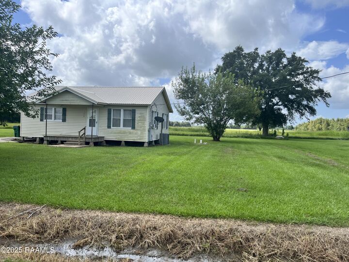 Property Photo:  1088 Virginia Road  LA 70525 