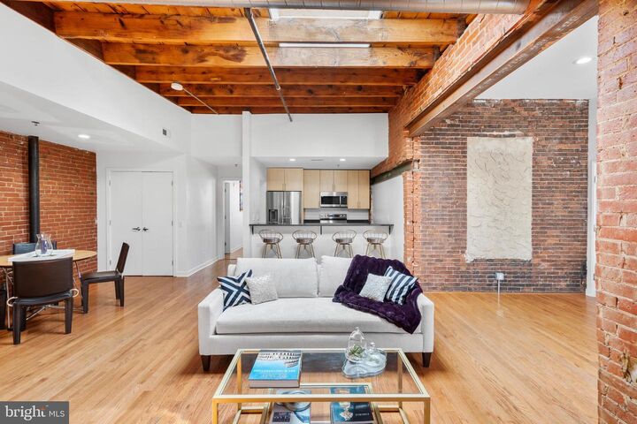 722 N 2nd Street 301  Philadelphia PA 19123 photo