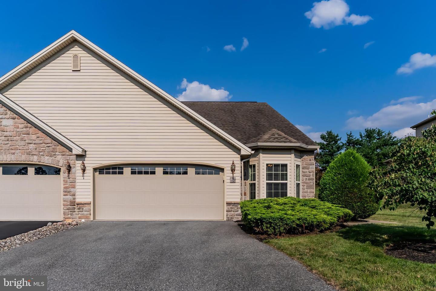 23 Glenn View  Carlisle PA 17013 photo