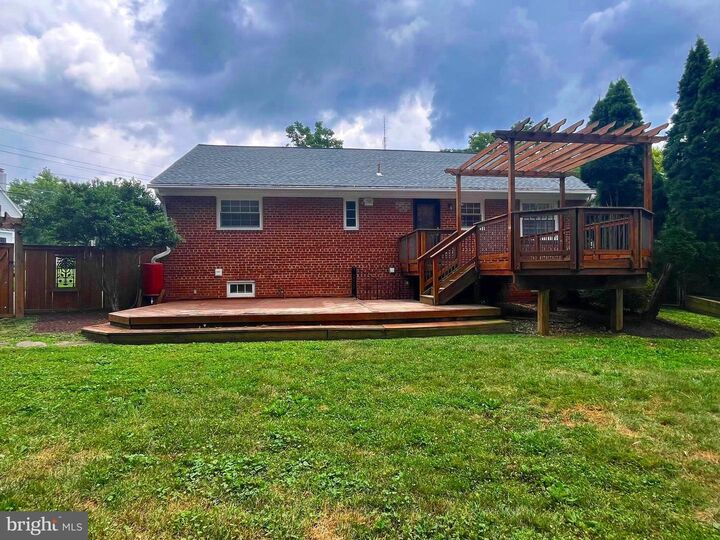 Property Photo: 2016 Patrick Henry Drive VA 22205