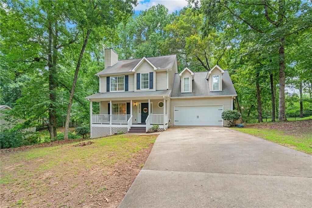 Property Photo: 7065 Wessex Way GA 30028