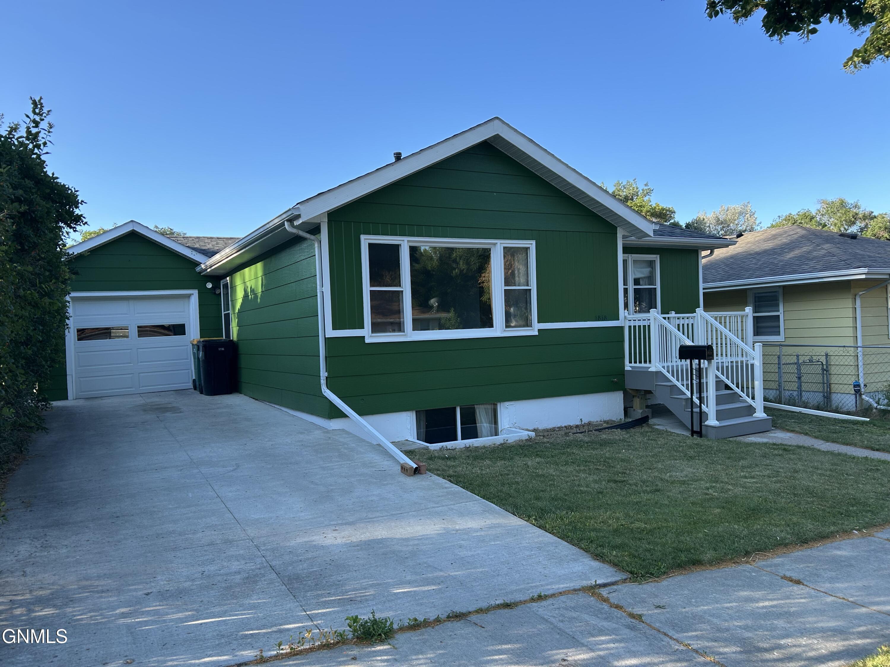 Property Photo:  1818 E Ave D  ND 58501 