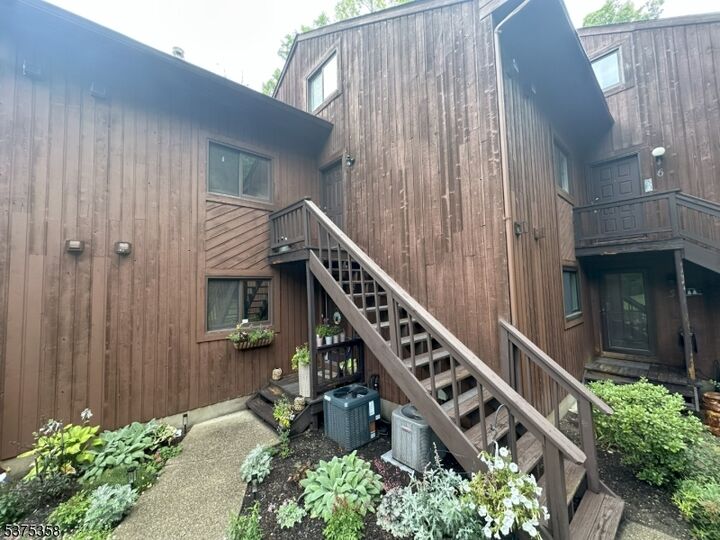 3 Telemark Dr 8  Vernon Twp. NJ 07462 photo