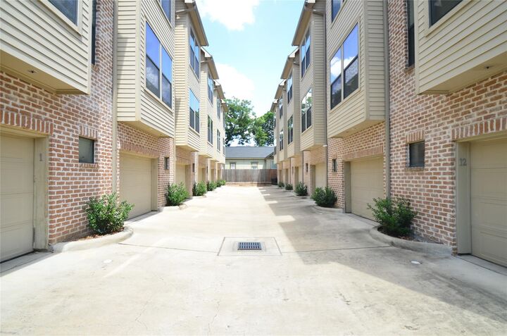 Property Photo:  3950 Floyd Street 6  TX 77007 
