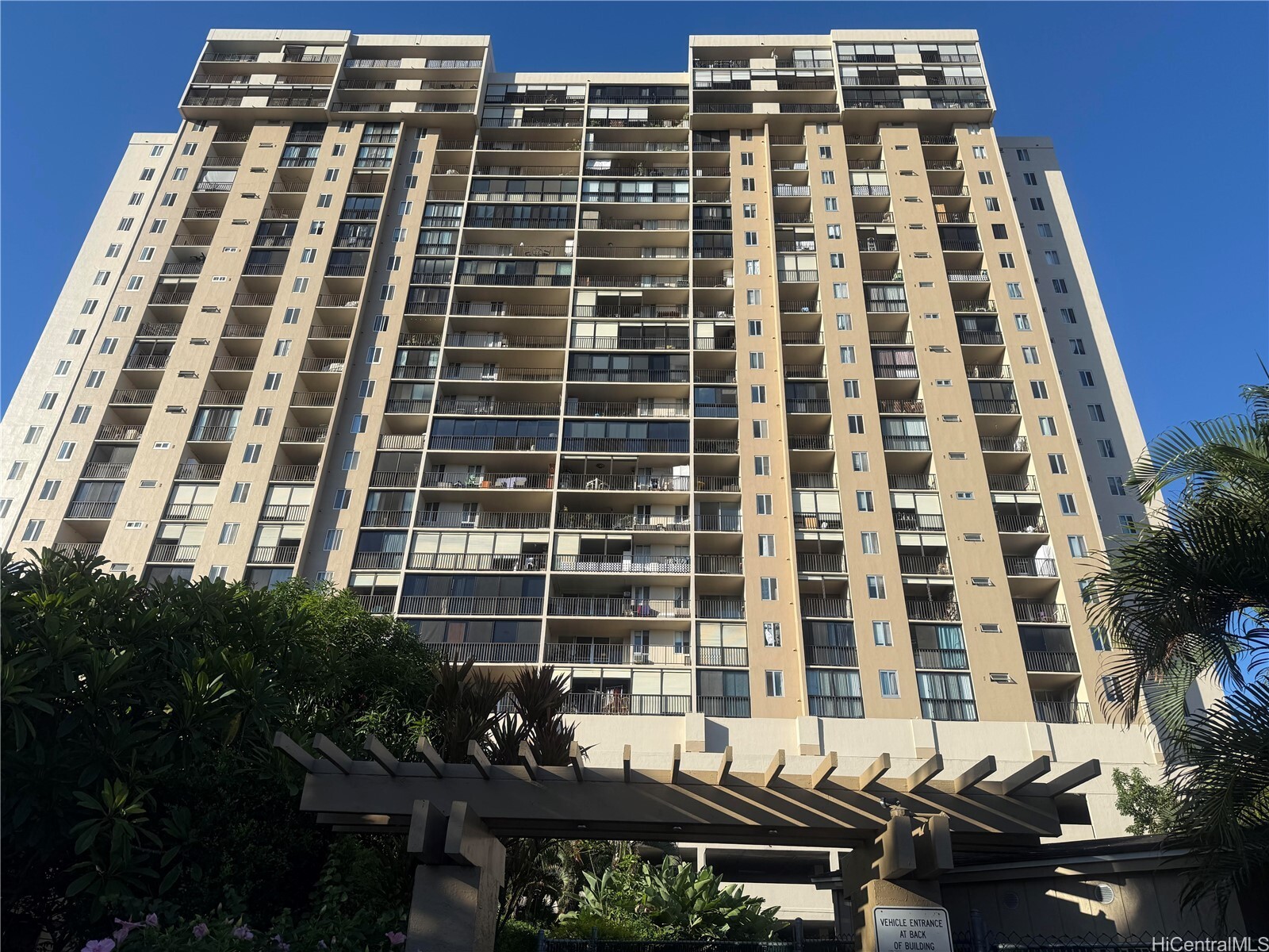 2916 Date Street E-5  Honolulu HI 96816 photo