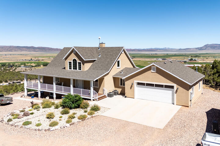 Property Photo: 1521 W 950 S UT 84761