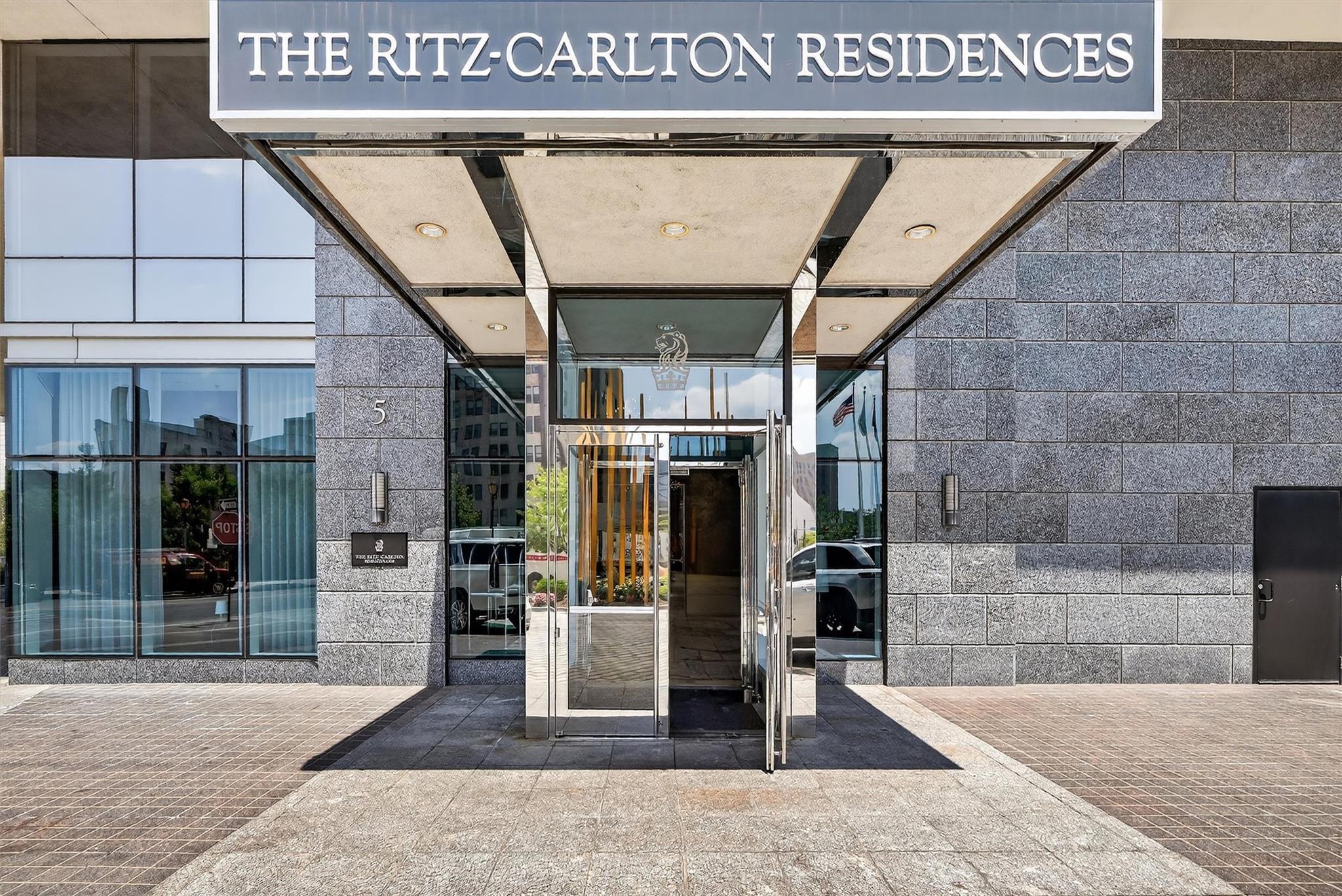 Property Photo:  5 Renaissance Square 15C  NY 10601 