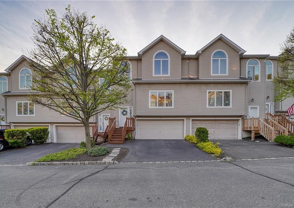Property Photo:  22 Leif Boulevard  NY 10920 