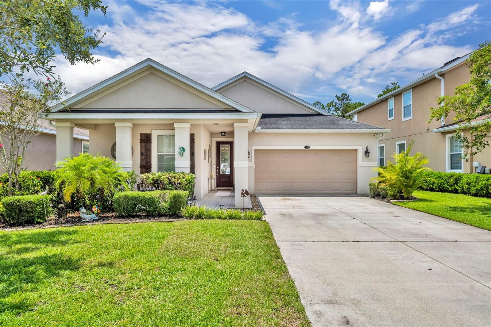 Property Photo: 121 Grande Berwick Court FL 32124