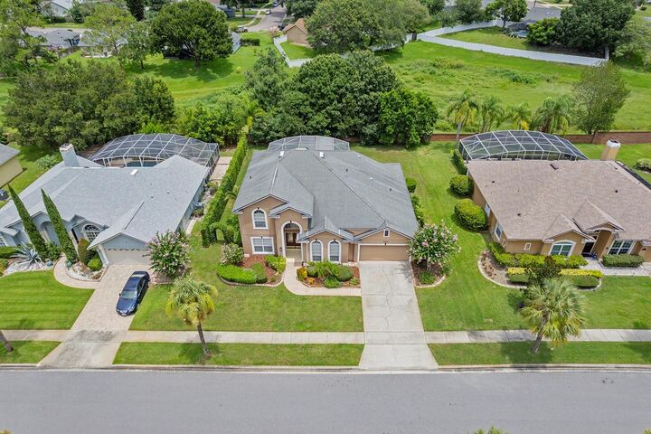 Property Photo: 860 Eagle Claw Court FL 32746