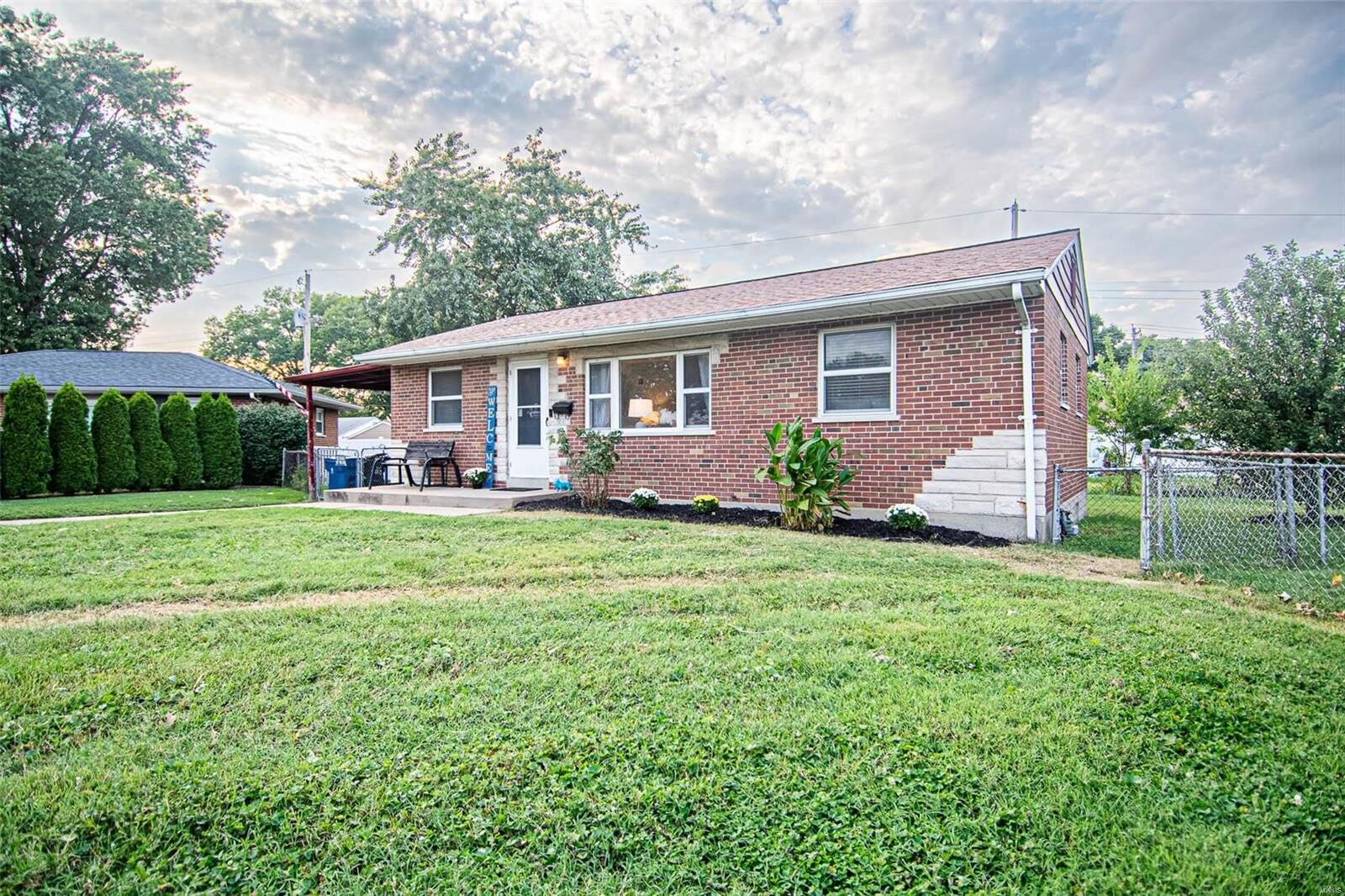 Property Photo:  223 Hernan Drive  MO 63123 