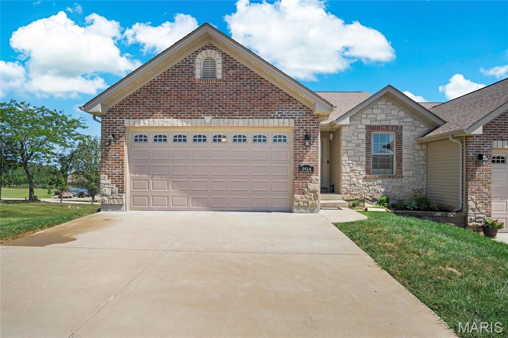 Property Photo: 904 Q Avenue MO 63077