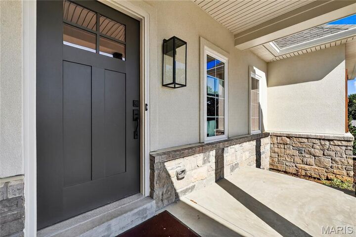 Property Photo: 11 N Tealbrook Drive MO 63141