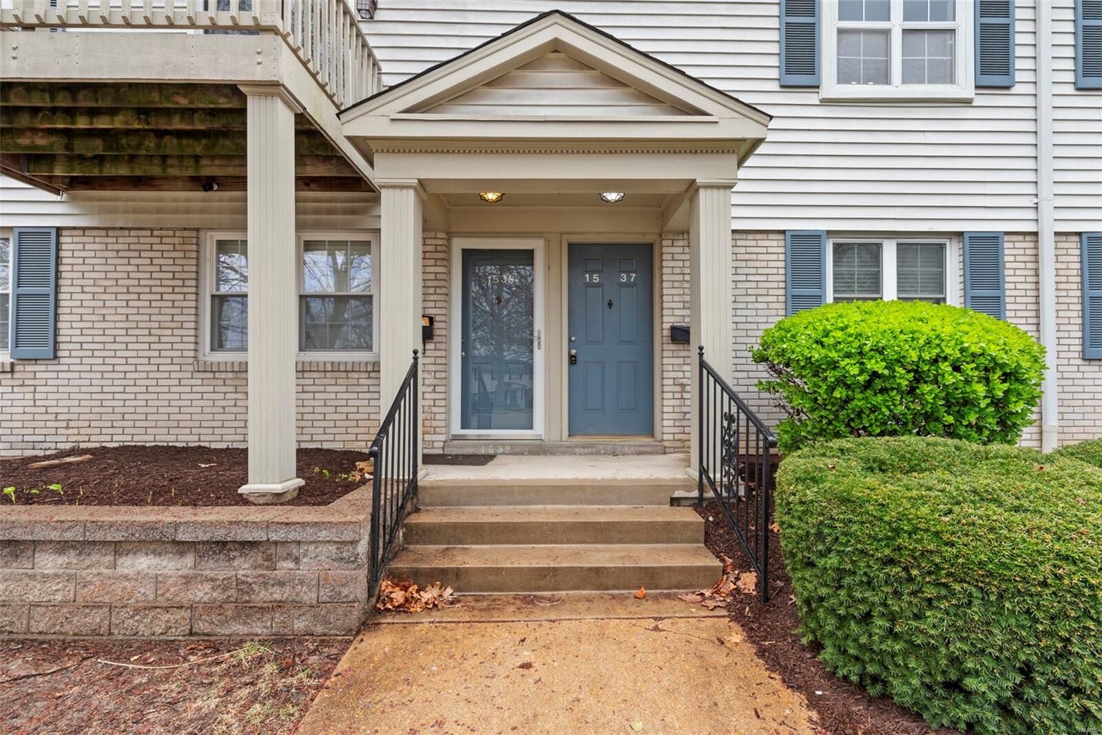 Property Photo:  1537 Swallow Drive  MO 63144 