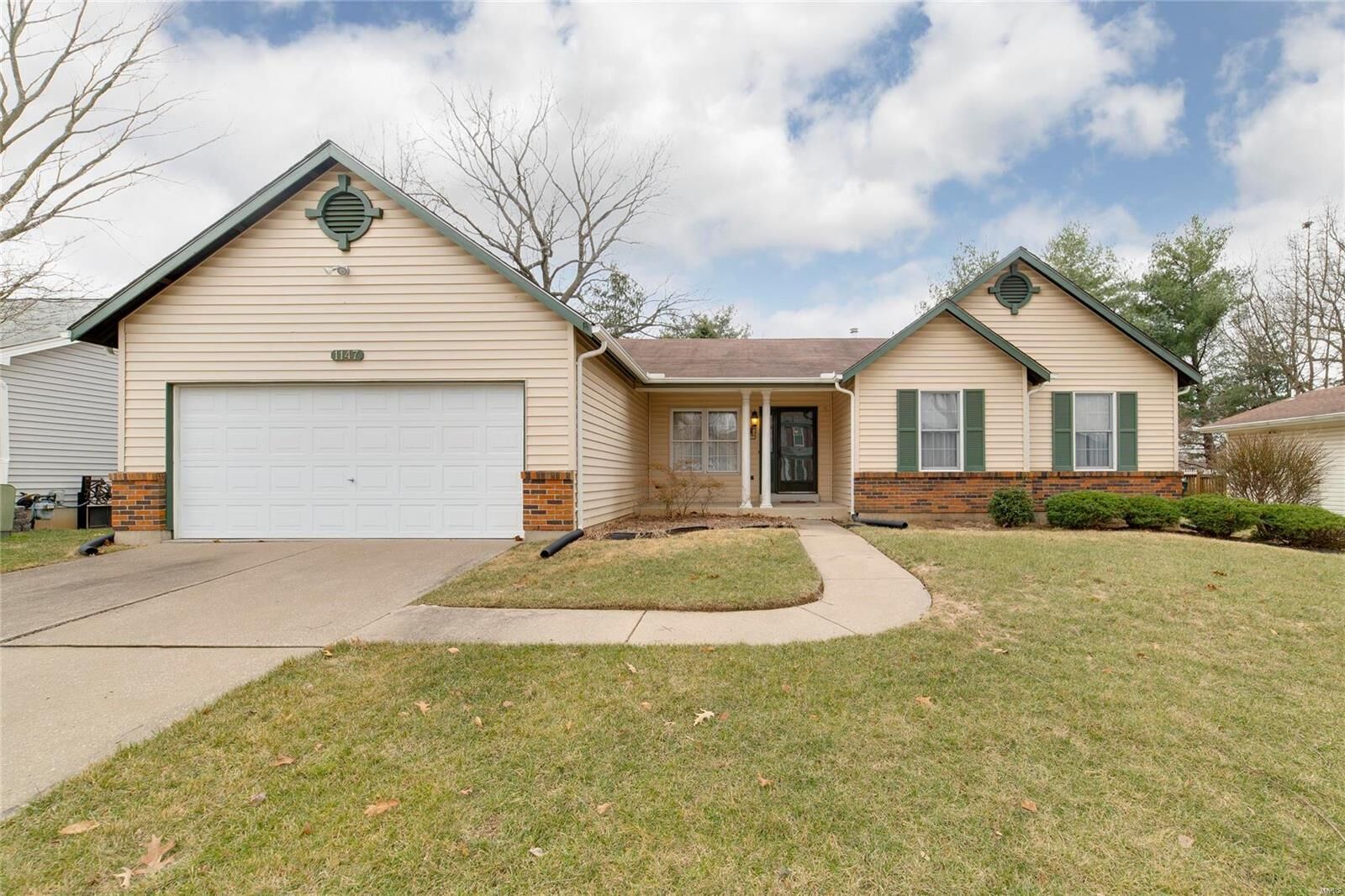 Property Photo: 1147 Martin Manor Place MO 63031