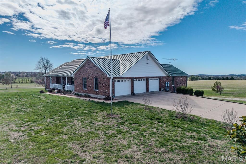 Property Photo: 23598 Falcon Road MO 65536