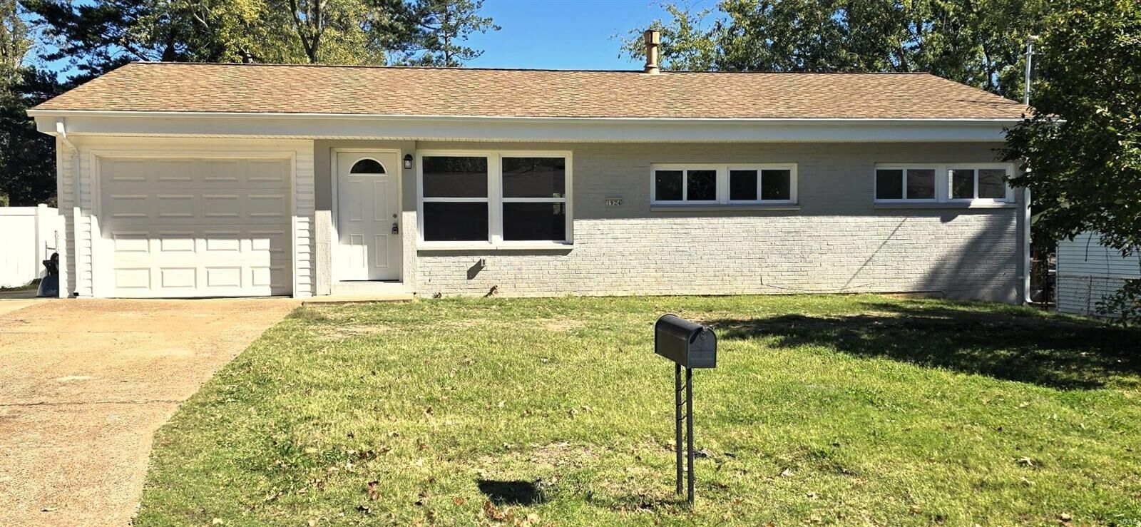 Property Photo: 1924 Maple Lane MO 63010